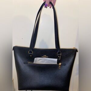 The Coach Gallery Tote Bag Black and Gold